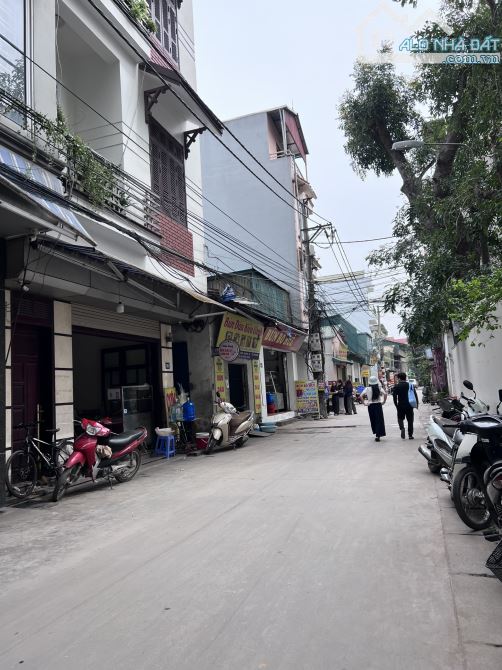 Nhà 60m mặt phố Ỷ La, Dương Nội, gần ĐH Kiểm Sát, đường ô tô tránh, kinh doanh sầm uất