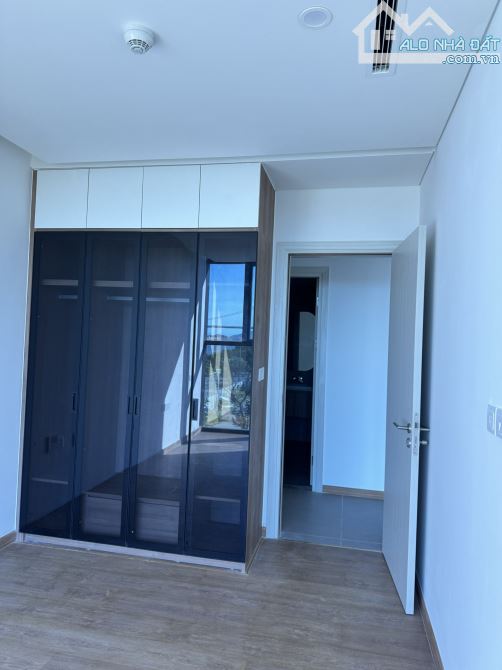 bán căn hộ 2pn mặt sông hàn 91m2 giá 6,7  tỷ . dòng tiền cho thuê 35 triệu/ tháng