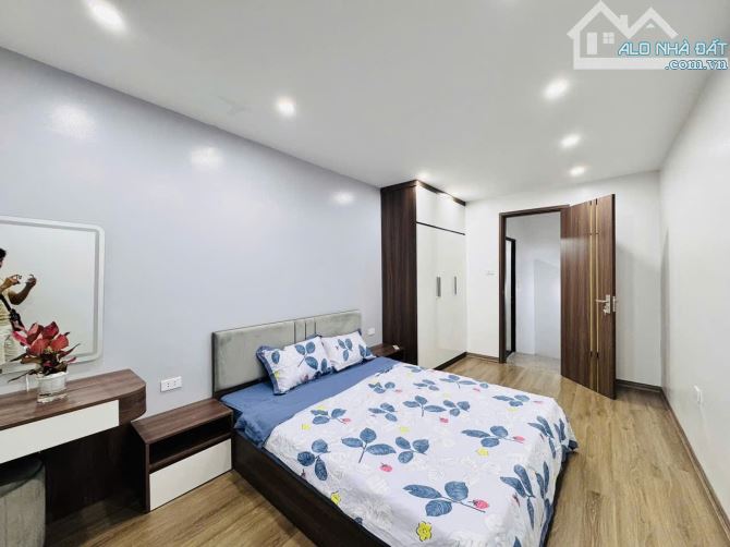 Cho Thuê Nhà Nguyên Căn 76 Nguyễn Chí Thanh Đống Đa Hà Nội 25m2 4T 2PN Ô Tô Full Nội Thất