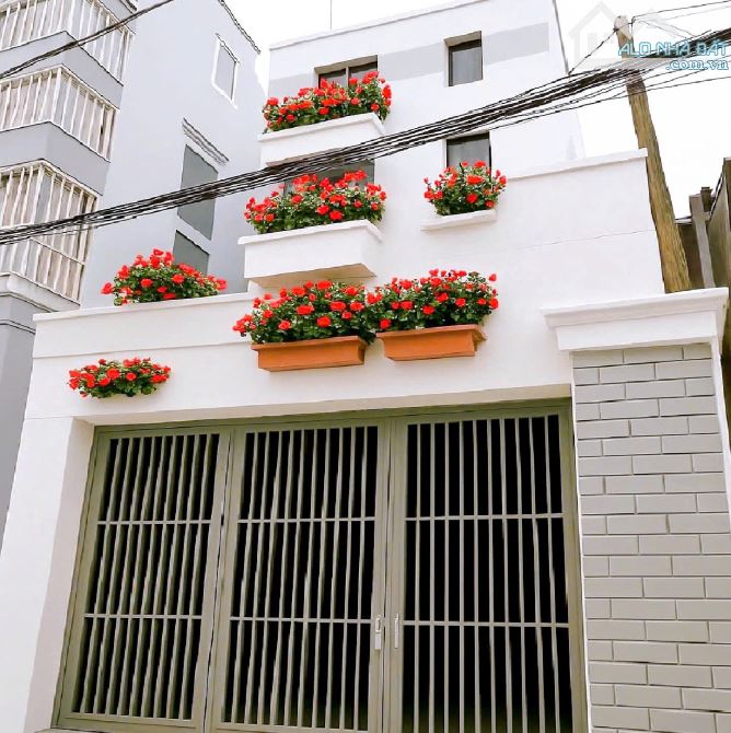 Nhà đẹp Cách Mạng Tháng Tám – QUẬN 10 – 4.8 x 21 m – 14 tỷ