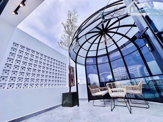 Bán Building Hầm-9 tầng, 2 Thang máy mặt Tiền Phan Xích Long, 9.3x39m, dts: 1500m2, 95 tỷ