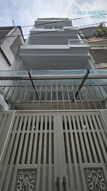 Chủ gấp bán nhà định cư Bạch Vân Q5, 5 Tầng thích hợp KD Giá 10.9 tỷ