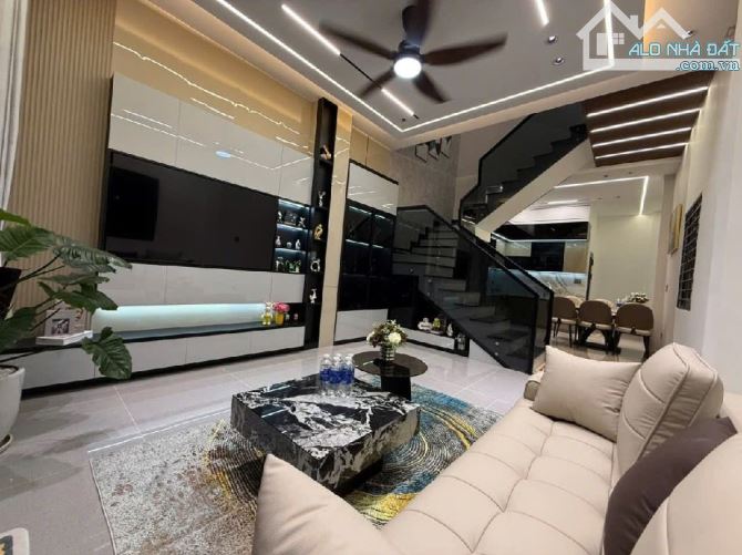 🎉🎉em siêu phẩm 3 tầng kiệt ÔTÔ đậu đỗ trước nhà cực hot Full nội thất quận Thanh Khê