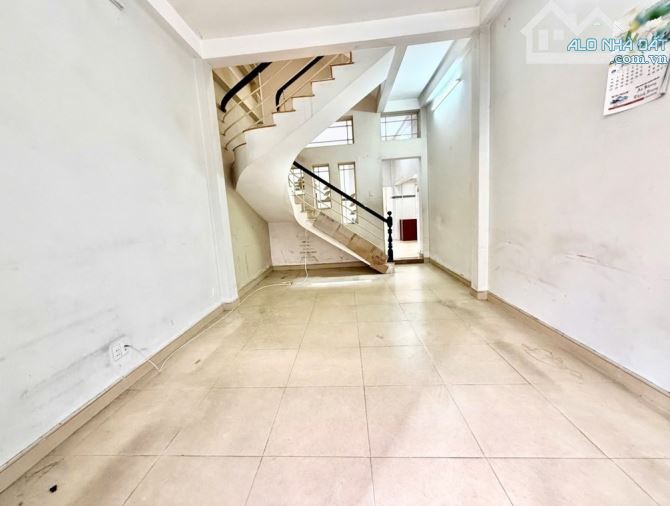 NGÃ TƯ PHÚ NHUẬN, 62M2 (4 x 14.5, NỞ HẬU 5M) 3 Tầng 6PN, P3 Phú Nhuận, giá 8.55 tỷ