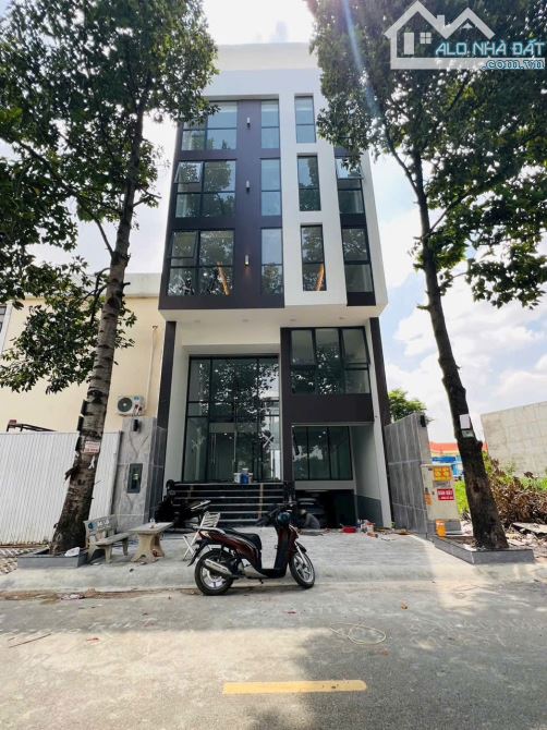 Cho thuê toà nhà mới 100%, 1 hầm 6 tầng trống suốt, 120tr/tháng