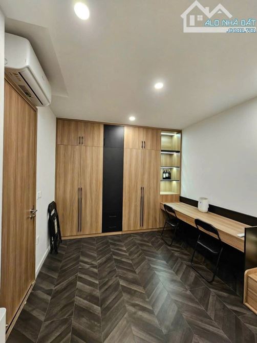 CẦN BÁN-NHÀ MẶT PHỐ BÁT KHỐI-60M 4T-VỊ TRÍ ĐẸP-MẶT TIỀN RỘNG-KINH DOANH-CHO THUÊ