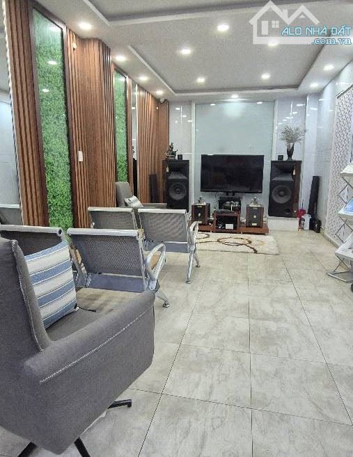 MẶT TIỀN NGUYỄN ĐÌNH CHIỀU, 58M2 (4.6 x 13) P4 Phú Nhuận, 10 ty