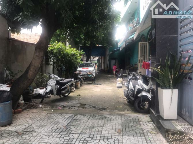 NHÀ MỚI - ĐẸP - GIÁ RẺ. VỊ TRÍ VÍP HẺM XE HƠI CHỈ 30M RA LÊ VĂN KHƯƠNG.