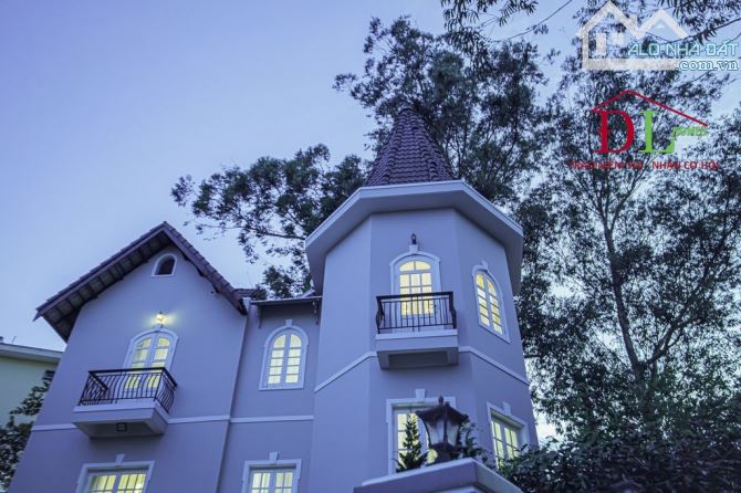 Bán biệt thự Đà Lạt, mặt tiền Nguyễn Trung Trực, DT 357m2, 3 tầng, 4PN, giá 28 tỷ #2267