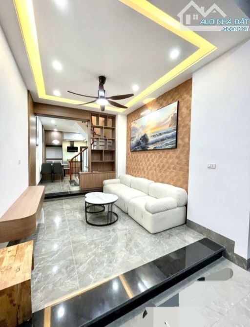 💖TRUNG TÂM HAI BÀ THANH NHÀN 8,8 TỶ/ 38M2/ 5 TẦNG/MT3,4M - GẦN PHỐ - DIỆN TÍCH RỘNG