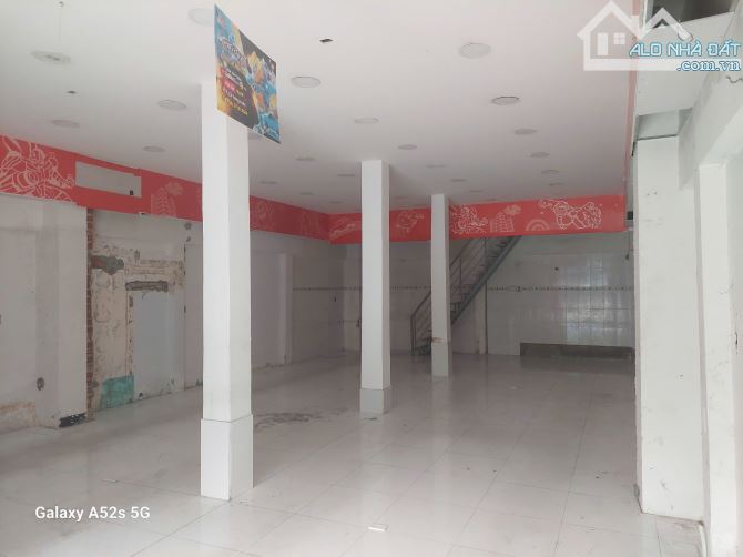 NHÀ NGUYÊN CĂN LÊ TRỌNG TẤN 10M X 22M , VỊ TRÍ SIÊU ĐẸP NGAY ĐÈN ĐỎ