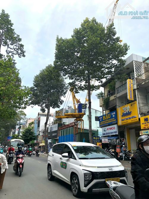 BÁN GẤP MT TRẦN QUANG KHẢI,P TÂN ĐỊNH Q1. DT:48X30M. CÔNG NHẬN: 130M2 GIÁ 39 TỶ