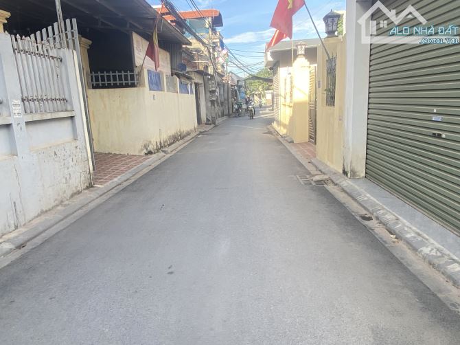 Cần bán đất chính chủ tại Đông Anh, DT 53m2, giá 5tỷ 200