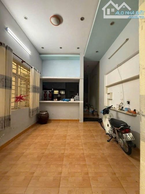 Bán gấp căn nhà ở Đông Thạnh Hóc Môn 5x20 ( 103m2 ) 990 TRIỆU Sổ hồng riêng đầy đủ