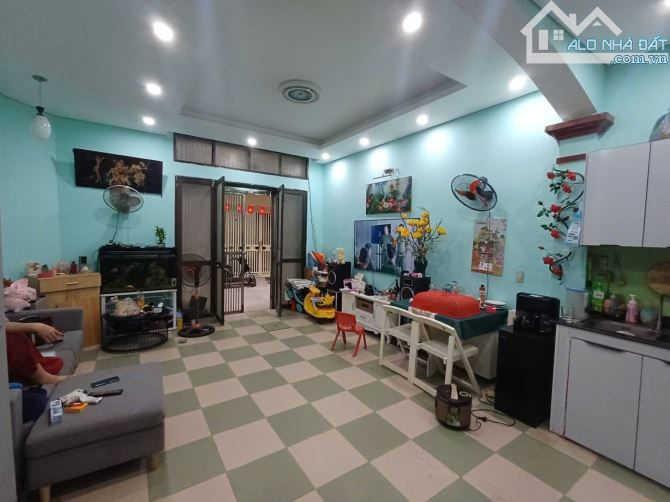 MẢNG ĐẤT VANG CÒN SÓT LẠI CỦA ĐỐNG ĐA, ĐỂ XÂY CCMN SIÊU ĐẸP, NHÀ 3 THOÁNG, NỞ HẬU