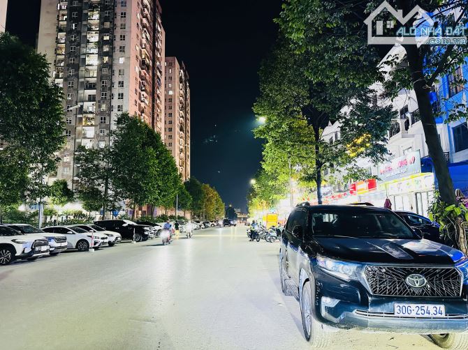 Vị trí đẹp, liền kề Đại Kim Nguyễn Xiển, vỉa hè, kinh doanh, ô tô tránh, DT 85m2, 5 tầng.