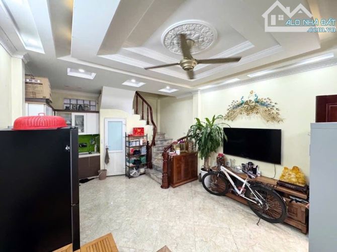 Bán nhà Hà Kế Tấn, ngõ 3 gác, gần đường ô tô, phố,giao thông thuận tiện, 42m2, 5T, 7 tỷ250