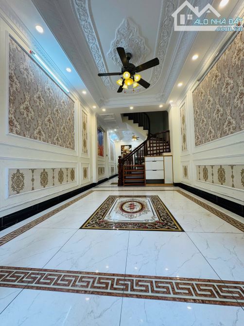 BÁN NHÀ ĐẸP GIANG BIÊN – LONG BIÊN, SỔ ĐỎ SẴN SÀNG, VỀ Ở NGAY, DT: 40m2, GIÁ: 12.5 TỶ CÓ R