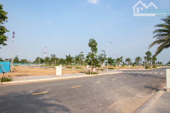 Giá Cực Tốt ! Đất Ngộp Tân Phú Trung 100m2 620Triệu Mặt tiền nhựa 12m khu dân cư Văn Minh