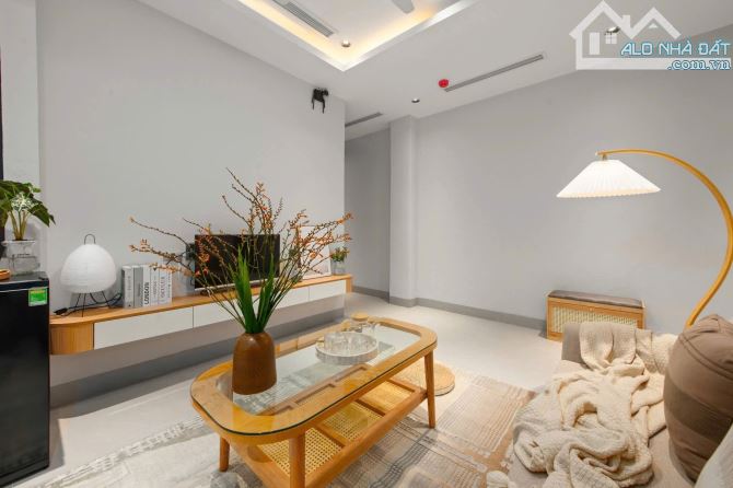 Bán tòa căn hộ dòng tiền 8 tầng Xuân Diệu, Tây Hồ – 61m², ô tô đỗ cửa, 30,5 tỷ