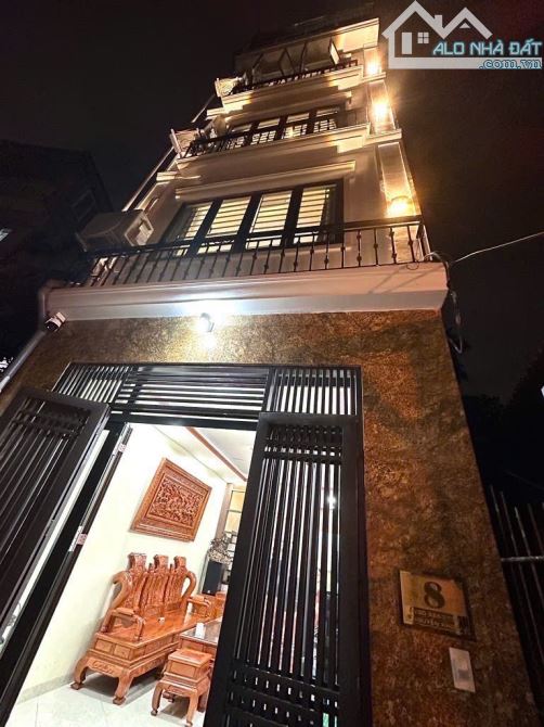 6 TỶ BÉ . 50M RA Ô TÔ CHẠY . TRƯỚC NHÀ BA GÁC ĐỖ NGÀY ĐÊM .  39M. 5 TẦNG .3 NGỦ . DÂN XÂY