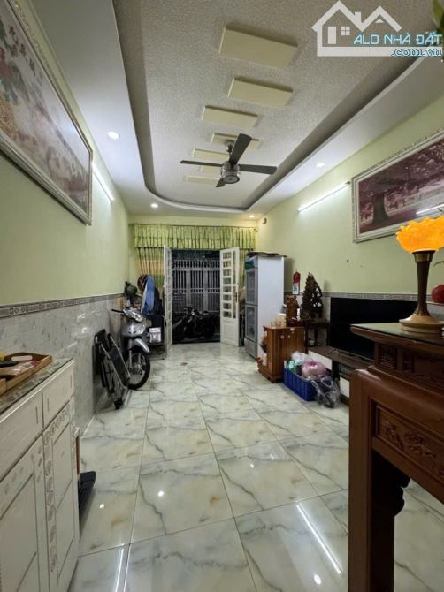 4 TẦNG, GẦN CHỢ NHỊ THIÊN ĐƯỜNG, BÙI MINH TRỰC PHƯỜNG 6 QUẬN 8, NHỈNH 100TR/M2.