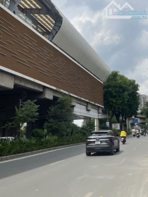🚩NHỈNH 8 TỶ 35M*4T-  3 NGỦ-LÔ GÓC, THÔNG THOÁNG-  GẦN THÁI THỊNH- YÊN LÃNG- ĐỐNG ĐA- Ô TÔ