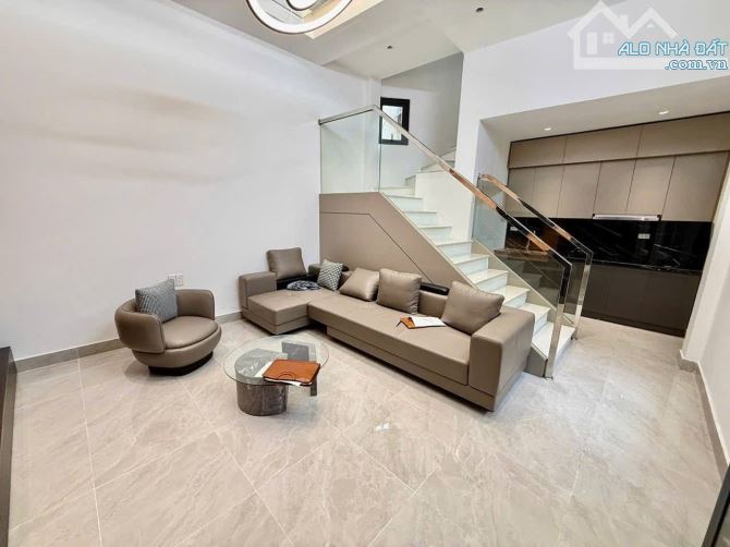 Đội Cấn, Ba Đình, gần phố, full đồ, thiết kế hiện đại, 40m, 8.9 tỷ