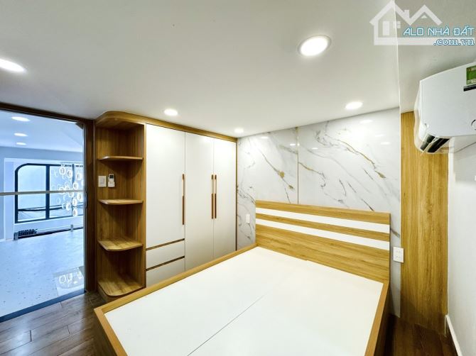 Bán gấp nhà mới, đẹp khu siêu VIP bùng binh Lăng Cha Cả, tặng nội thất xịn, 3 tầng, 5.x tỷ