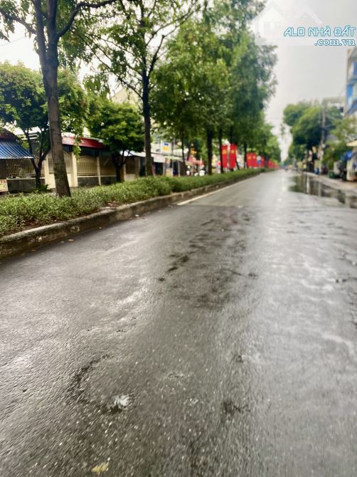 🌹NHÀ 3 TẦNG MẶT TIỀN ĐƯỜNG TRẦN THỊ ĐIỆU - PHƯỜNG PHƯỚC LONG B - 100m2 - GIÁ 10,xT 🧄🌹.