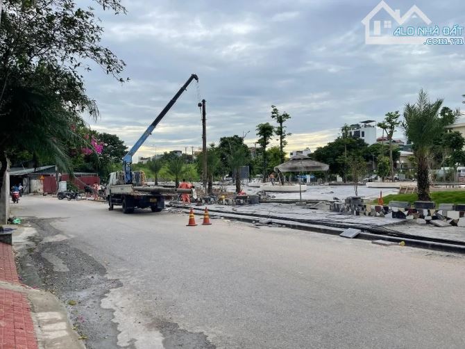 Hiếm có lô đất Ngọc Thuỵ Long Biên view công viên 121m MT 5.1m 32 tỷ ô tô tránh KD đỉnh