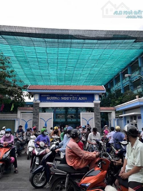 CỰC HIẾM, 2 MẶT TIỀN, 1/ HXH, 5 TẦNG, BÙI MINH TRỰC PHƯỜNG 5 QUẬN 8.