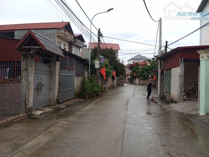 BÁN ĐẤT THUẬN THÀNH, BẮC NINH. 92M2 * MT 5M * 2,3 TỶ. Ô TÔ TẢI VÀO ĐẤT.