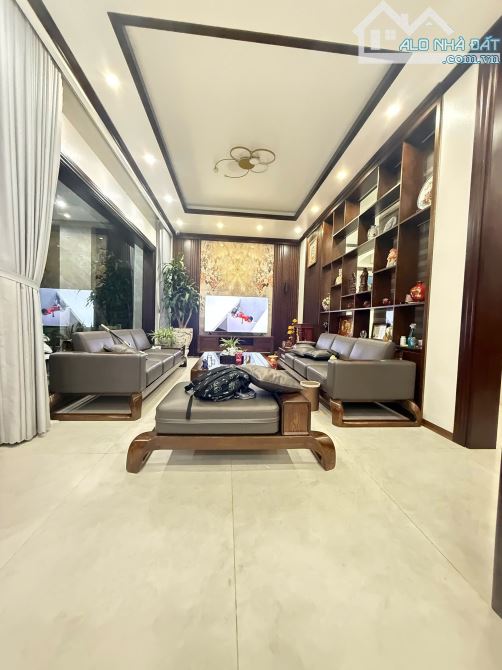Bán căn biệt thự 4 tầng, nhà dân cây ở nên vô cùng chắc chắn