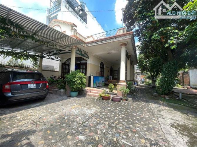 Hóc Môn(TTHM- HM) bán nhà (9x26) đường 12m gần đường Lý Thường Kiệt giá 18tỷ.