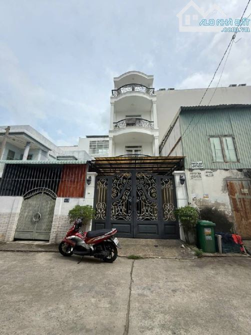 NHỈNH,11TĨ SỞ HỮU NGAY CĂN NHÀ 4TẦNG . LIỀN KỀ PHÚ MỸ HƯNG QUẬN7 ,HẼM NHỰA 8M DT :80m2 ( 4