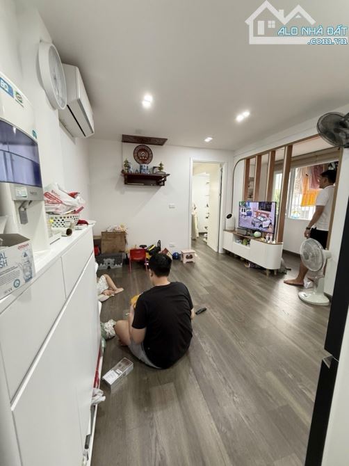 Bán căn nhà tập thể phương mai TT đống đa lô góc hai thoáng đẹp như chung cư ô tô đỗ cửa