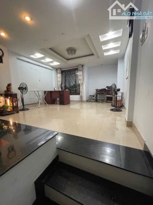 Mã Lò Diện tích: 60m2,  4 tầng, ngang 4.4m x dài 14m, giá 9.75 tỷ Bình Hưng Hòa A Bình Tân