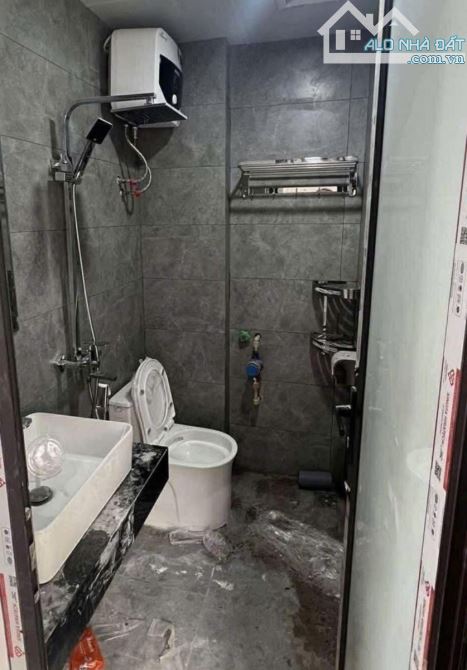 BÁN NHÀ GIÁP NHẤT THANH XUÂN  KINH DOANH ÔTÔ ĐỖ CỬA  FULL NỘI THẤT Ở NGAY DT37M 5T 13TY
