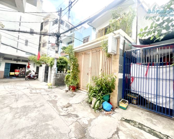 Chủ bán gấp nhà DT 45m, gần chợ Bà Chiểu, P 24, BT
