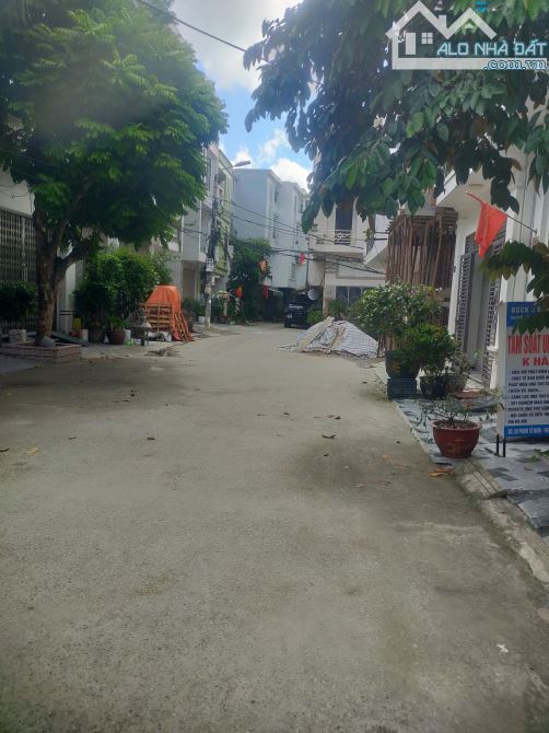 Bán nhà 4 tầng đẹp độc lập Ô tô đỗ tận cửa khu Trung Hành