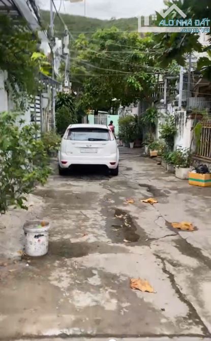 Bán nhà Vĩnh Nguyên-Nha Trang, Đường oto cách trần phú 100m. •DT:79.7m2 ( ngang 4m nở hậu)