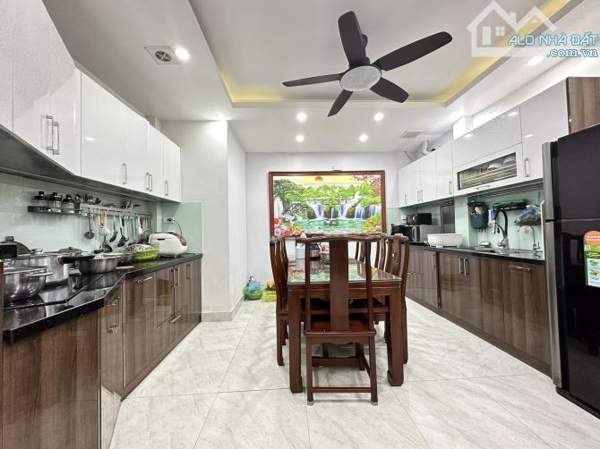 BÁN NHÀ  PHỐ ĐỘI CẤN – 46M² – 5 TẦNG – 9 TỶ