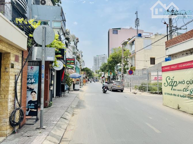 Thật100%,Hiếm,Bán Nhà măt tiền Nguyễn trọng tuyển Phường8PhúNhuận,gầnsố 200,42m2,xíu 6tỷ