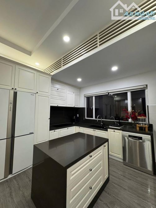 SIÊU PHẨM CĂN HỘ 2PN 2WC FULL NỘI THẤT GIÁ CỰC XỊN NGAY QUẬN 1