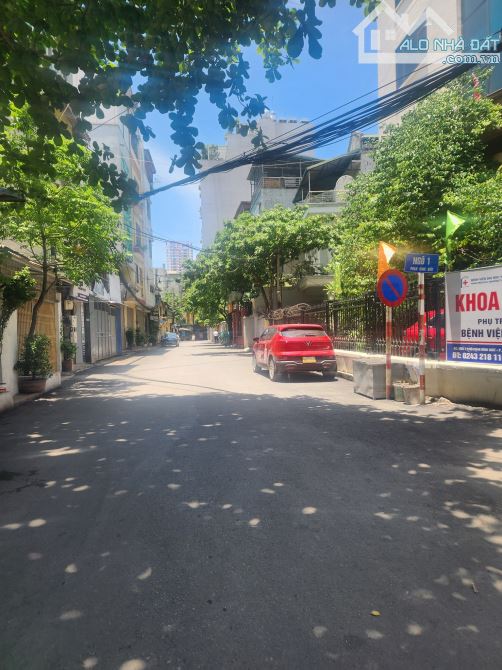 Bán đất Ngõ 1 Phan Đình giót, 90m2, MT 6.3m, giá 32 tỷ, đường 3 oto tránh, Xây VP hết ý