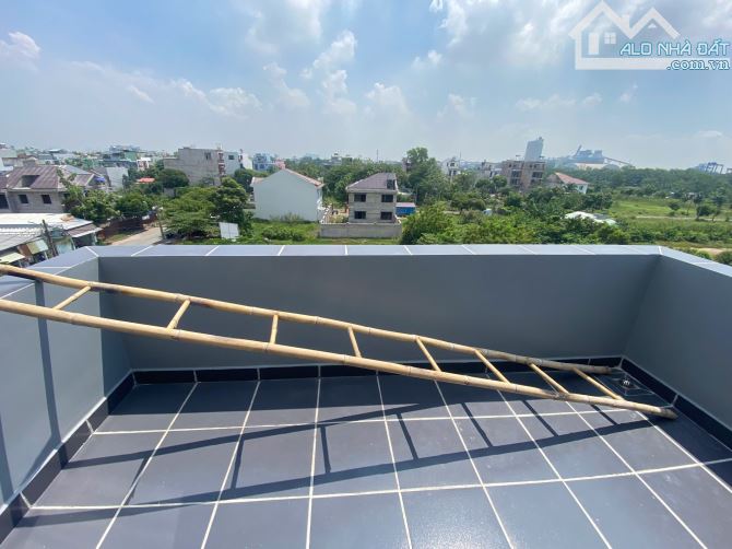BÁN NHÀ ĐẸP 4 TẦNG, 63M², HẺM XE HƠI, PHÚ HỮU, THỦ ĐỨC, GIÁ CHỈ 7.5 TỶ - 10