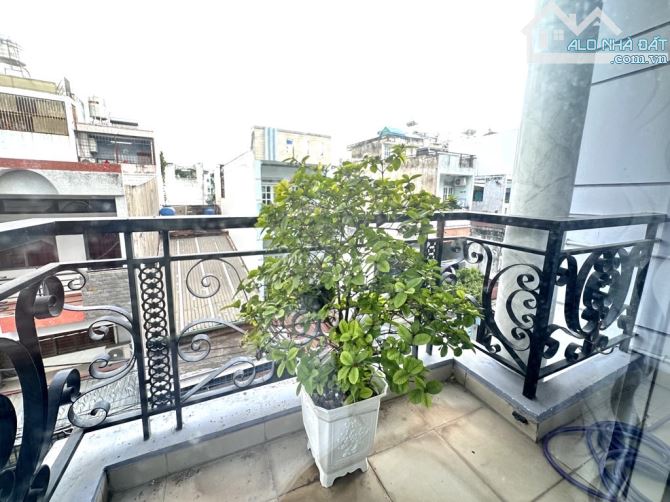 TRUNG TÂM GV 125M2 NGANG 7.8 NHÀ 4 TẦNG  HẺM XE HƠI TRONG NHÀ - 10