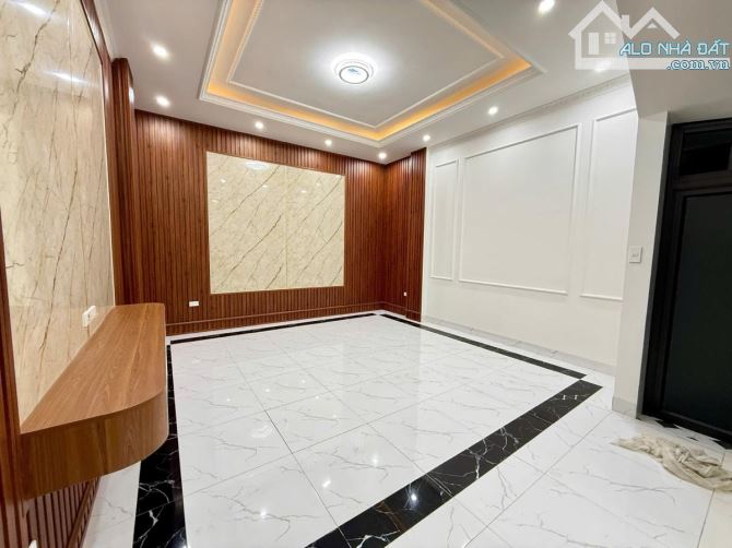 THANH XUÂN –LÊ TRỌNG TẤN - PHÂN LÔ QUÂN ĐỘI – 57M² – 5 TẦNG THANG MÁY – GARA Ô TÔ – 20 TỶ - 10