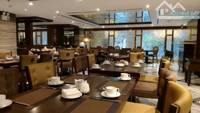 Cần bán gấp Khách Sạn Mặt Phố Phan Đình Phùng, DT: 390m2 x 9T x MT 14m. Giá: 395 Tỷ - 11